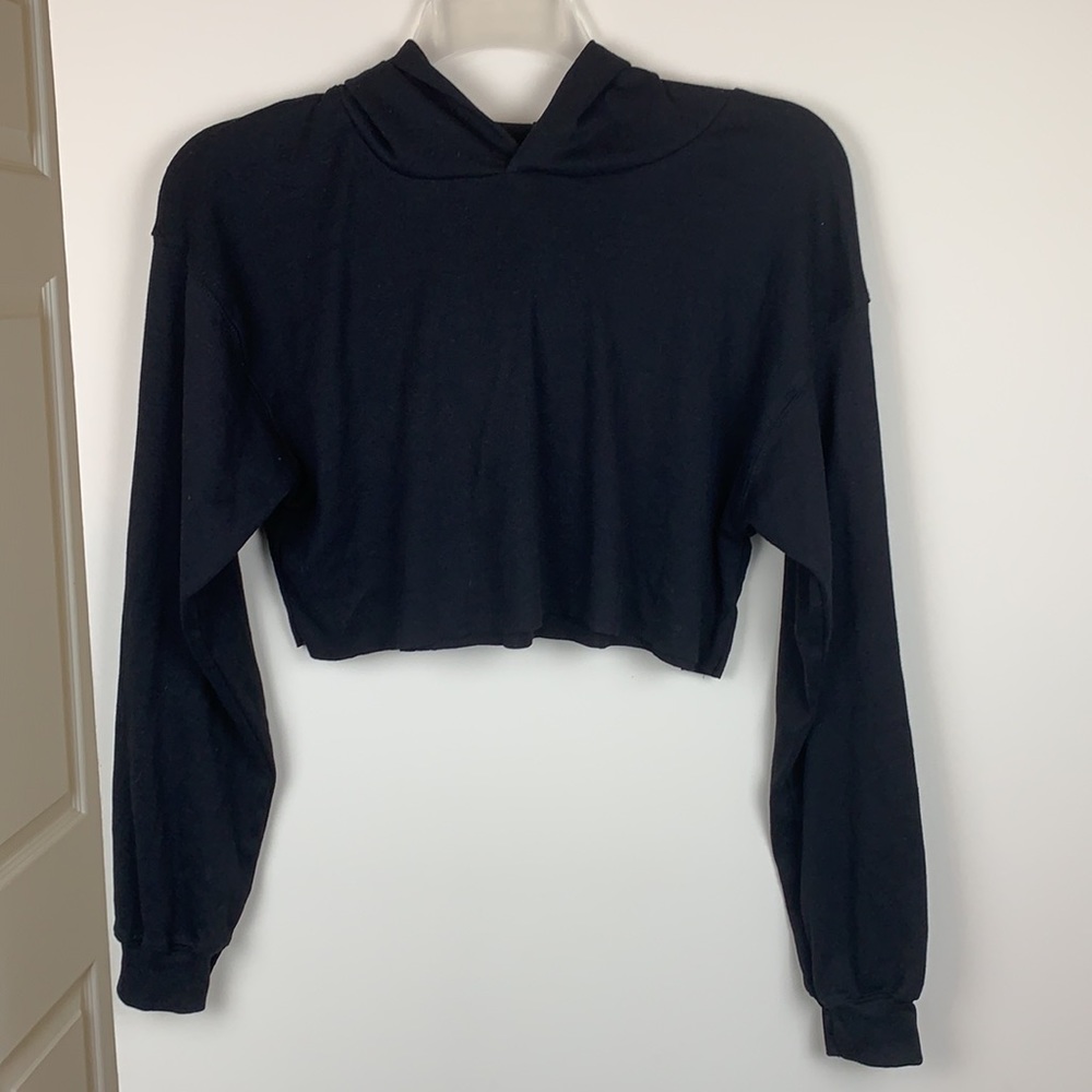 New solid black cropped hoodie